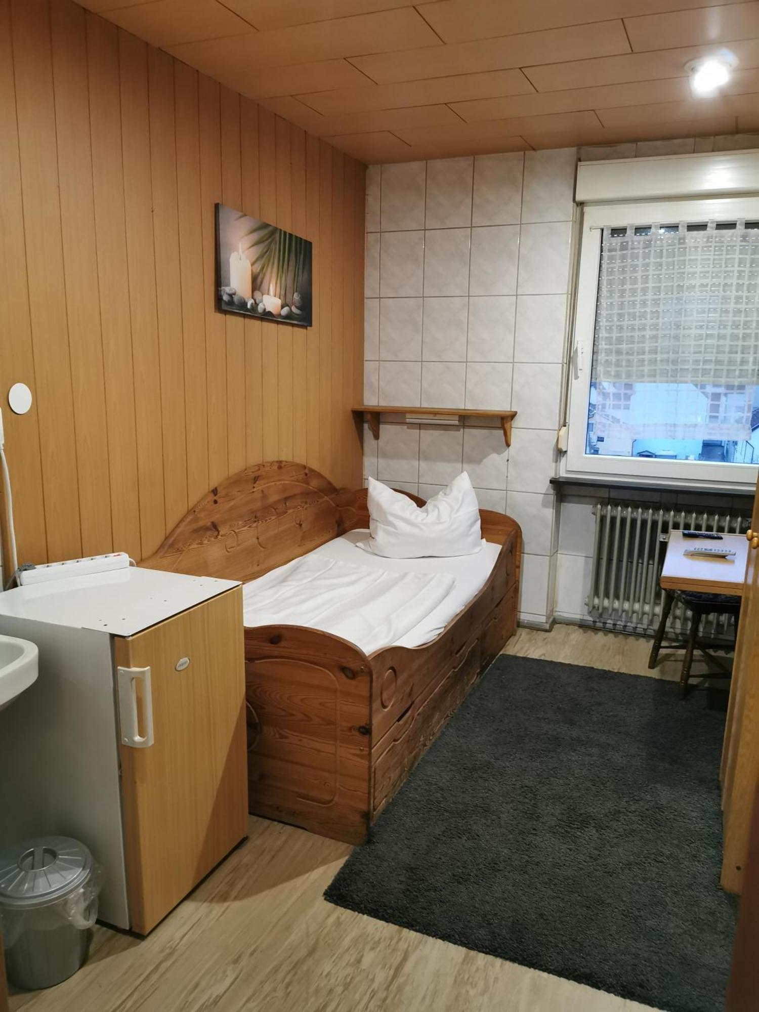 See Lord Hotel Kaiserslautern Pokoj fotografie