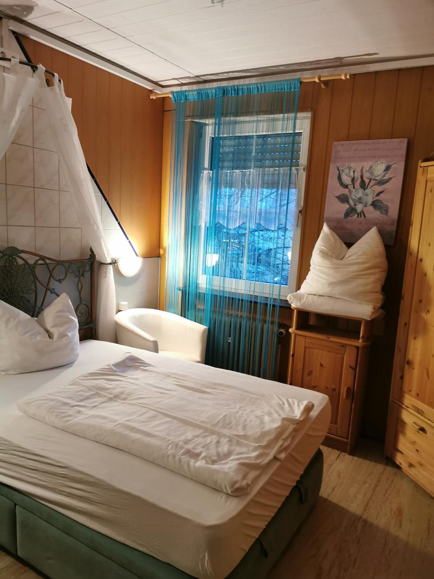 See Lord Hotel Kaiserslautern Pokoj fotografie
