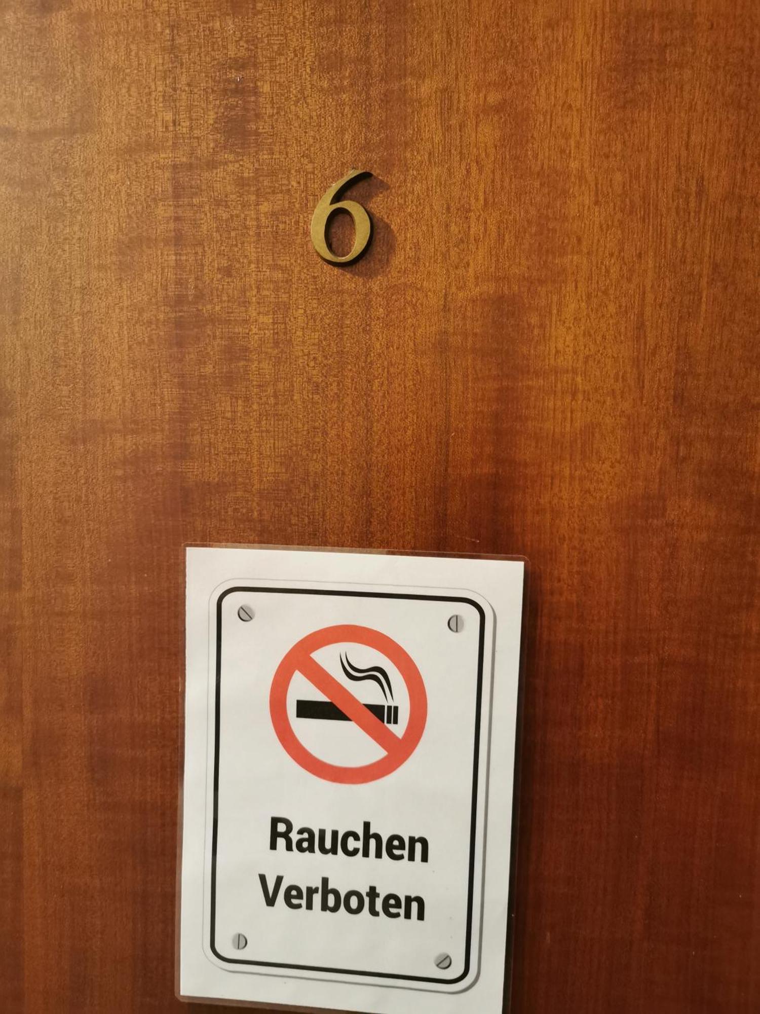 See Lord Hotel Kaiserslautern Pokoj fotografie